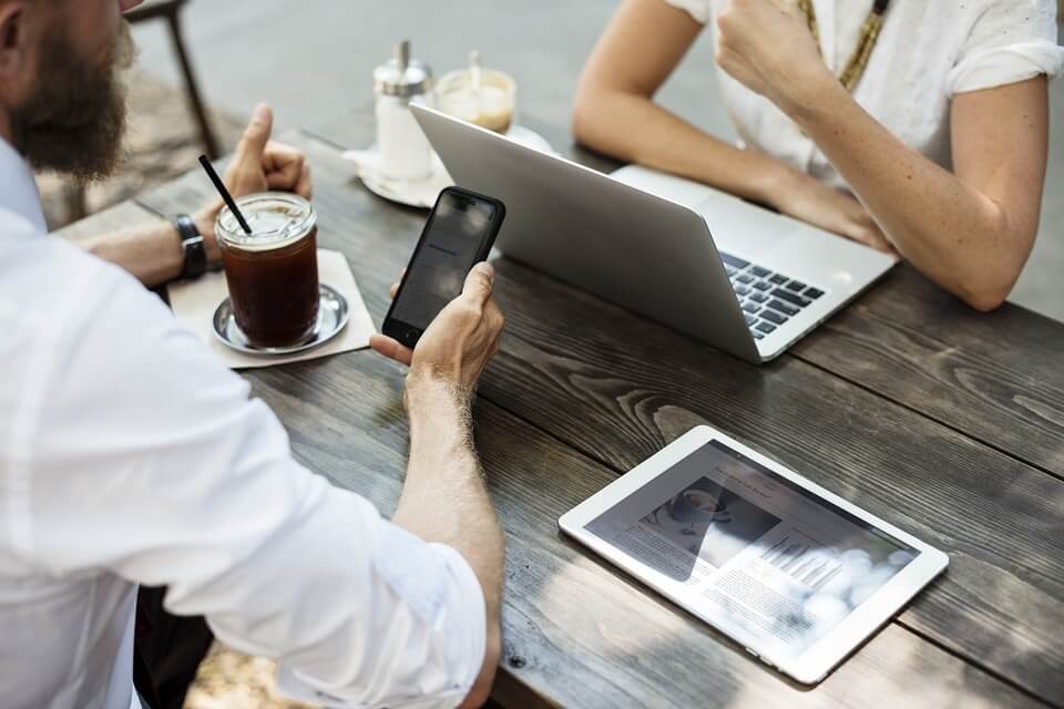 Consultants indépendants : les avantages de se mettre en réseau avec d’autres freelances